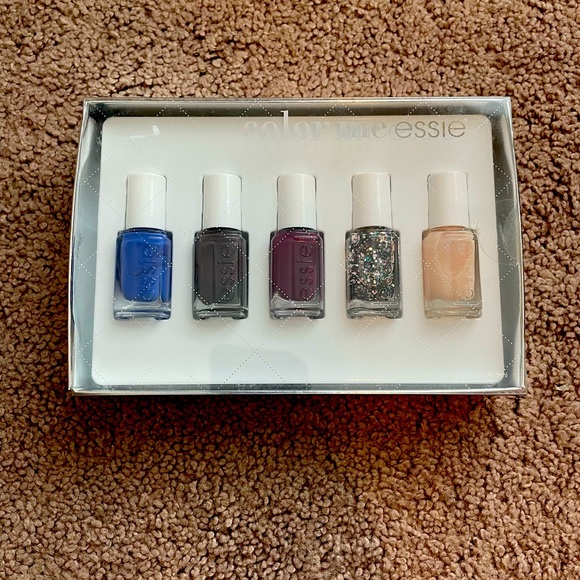 NWB Essie mini polish - Picture 1 of 5